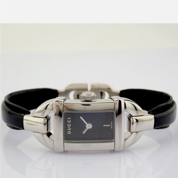 Gucci black  Leather Bangle Watch - women - Picture 4 of 5